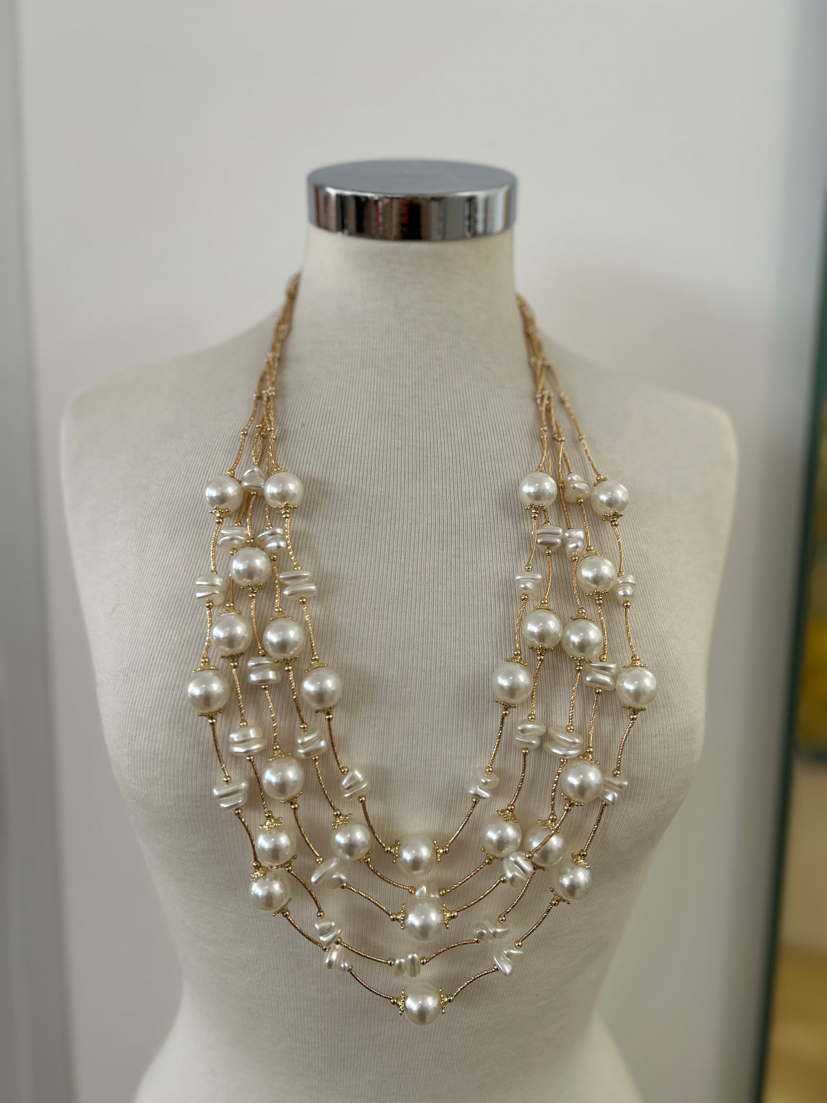 Collana perle con fili oro