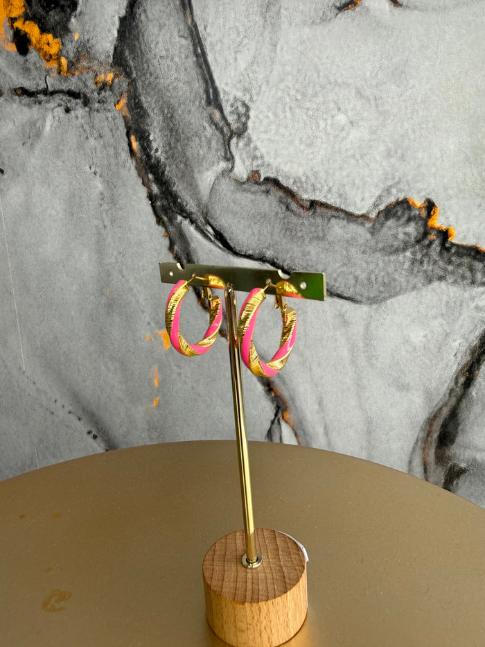 Orecchino cerchio fucsia oro