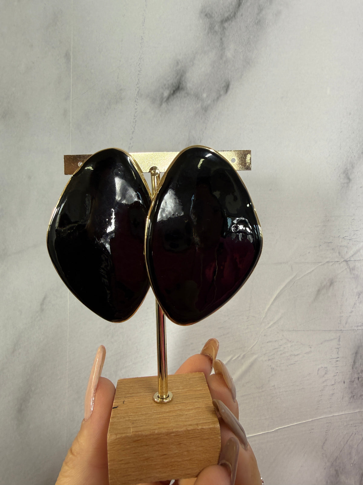 Orecchini pietra nera grande