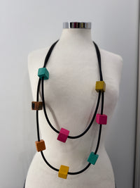 Collana cubi
