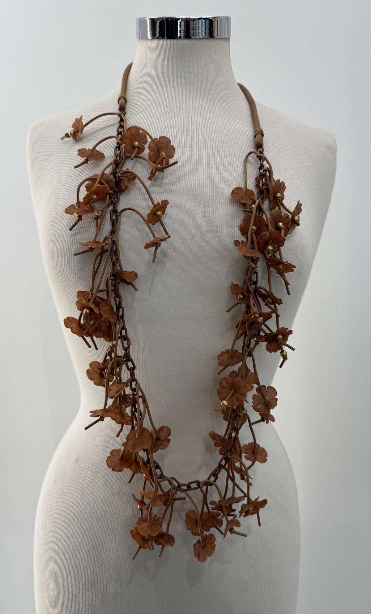 Collana in gomma con fiorellini