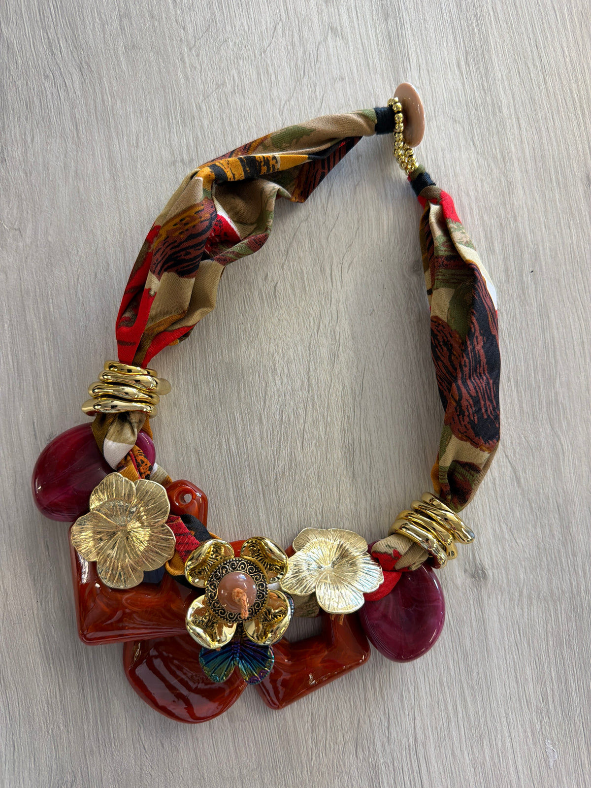 Foulard necklace with medallions