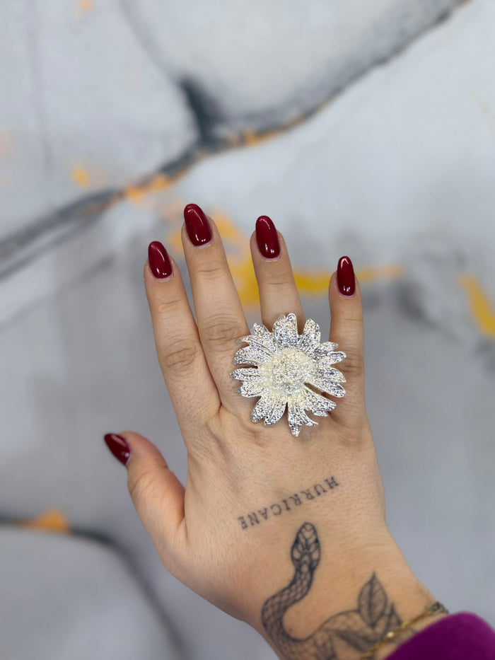 Large flower stretch ring