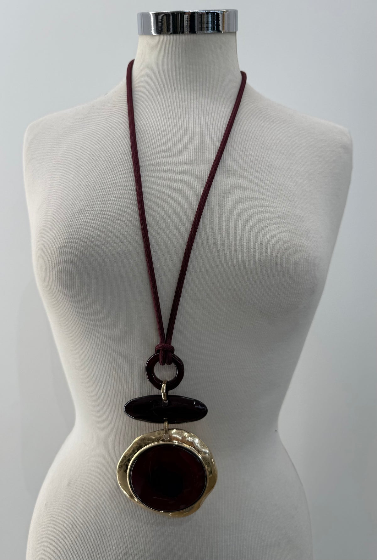 Collana medaglione lungo