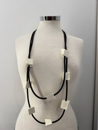 Collana cubi