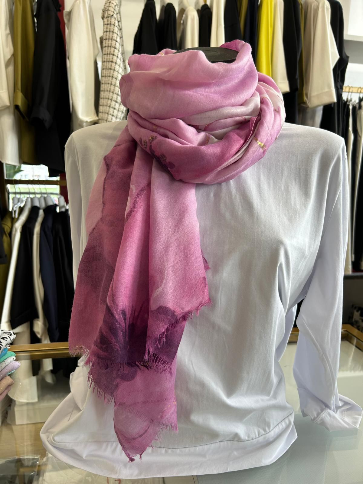 Abstract scarf