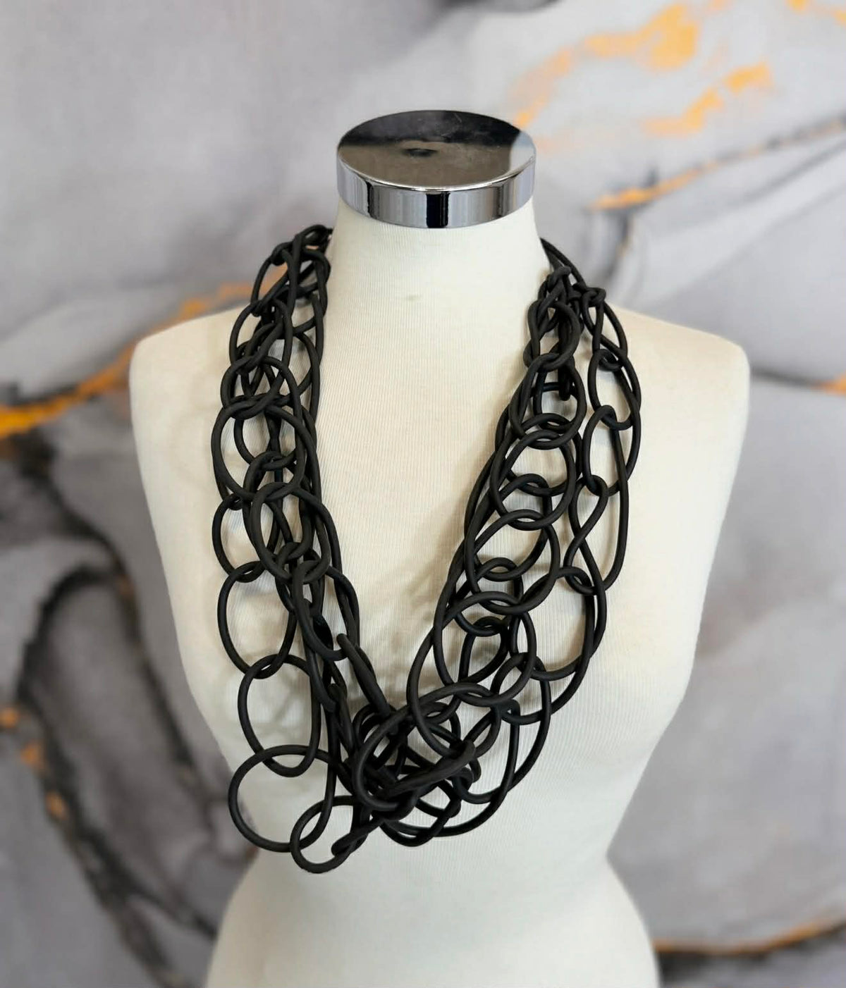 Rubberized chain necklace