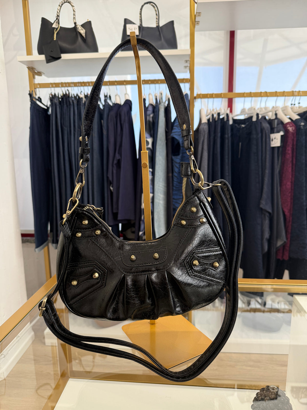 Borsa piccola con borchie