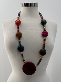 Collana perline con medaglione