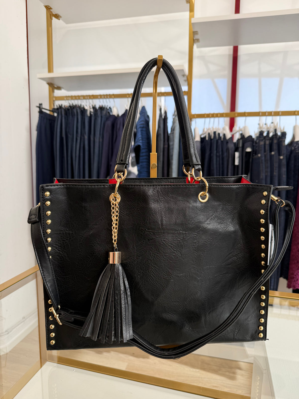 Borsa GRANDE nera con borchie oro
