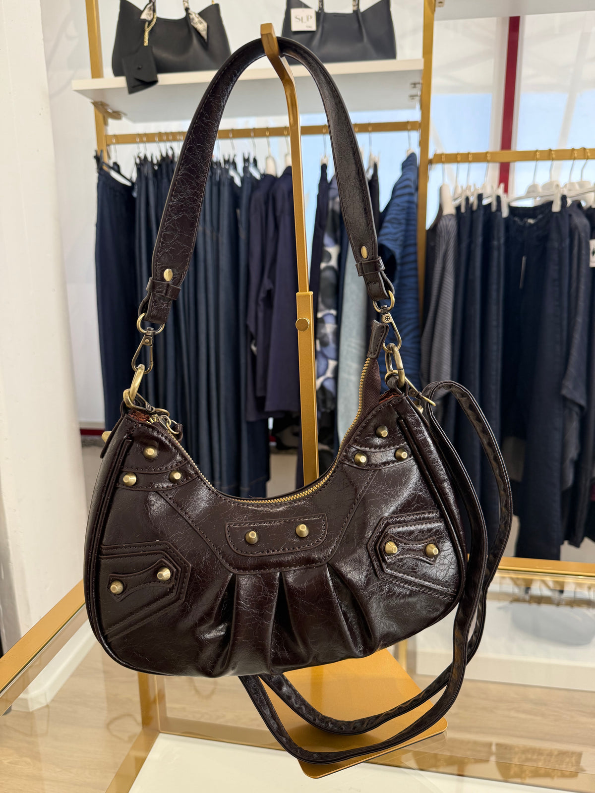 Borsa piccola con borchie
