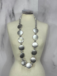 Collana lunga cerchi piatti