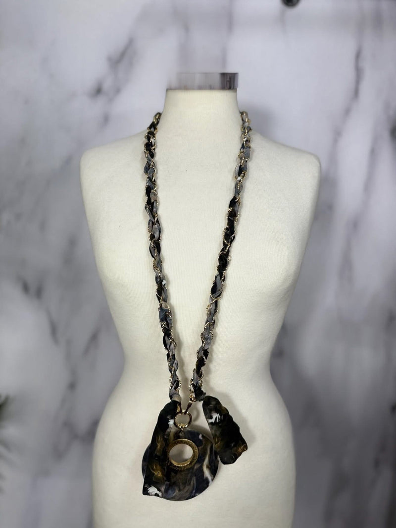 Collana Medaglione con bandana lunga