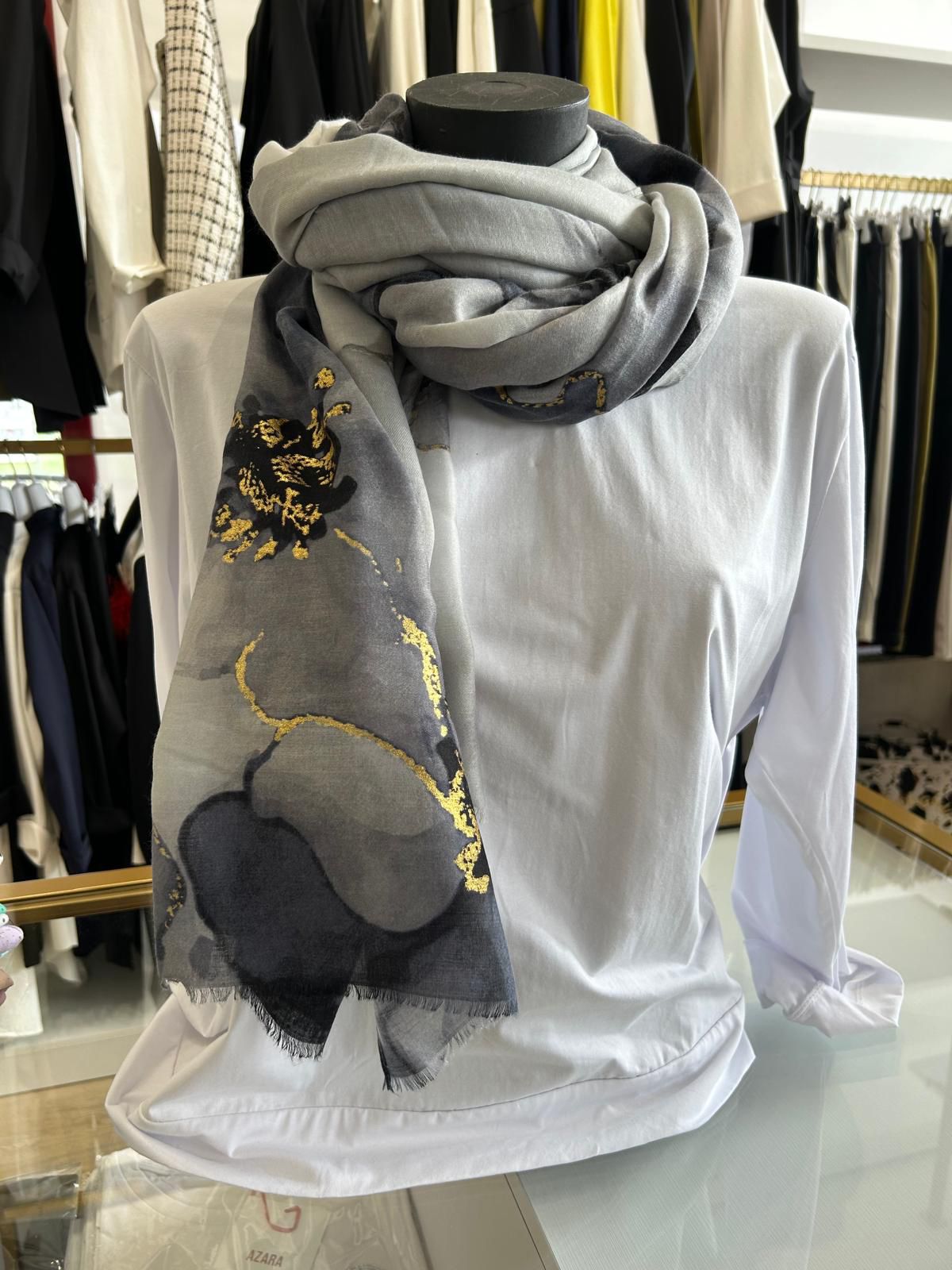 Abstract scarf