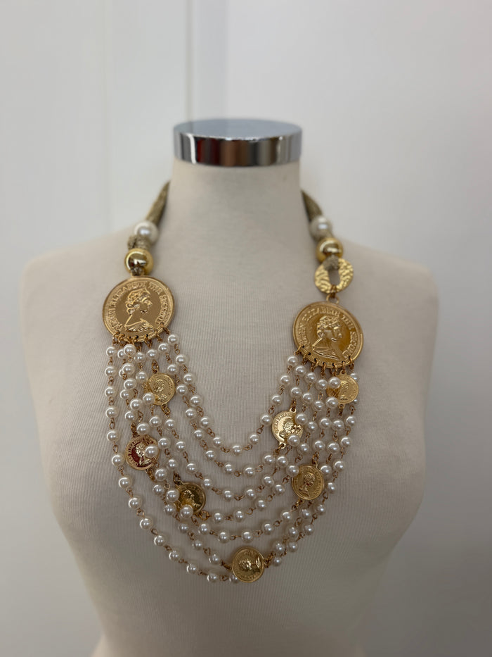 Collana monete e perle
