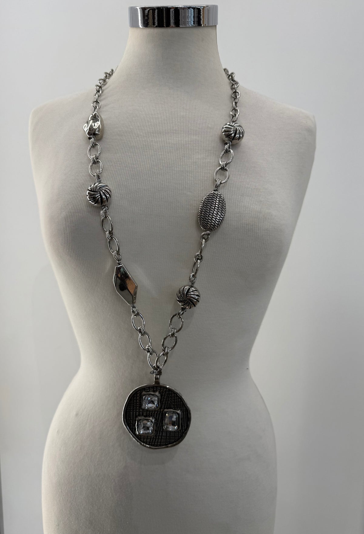 Collana medaglione rigato
