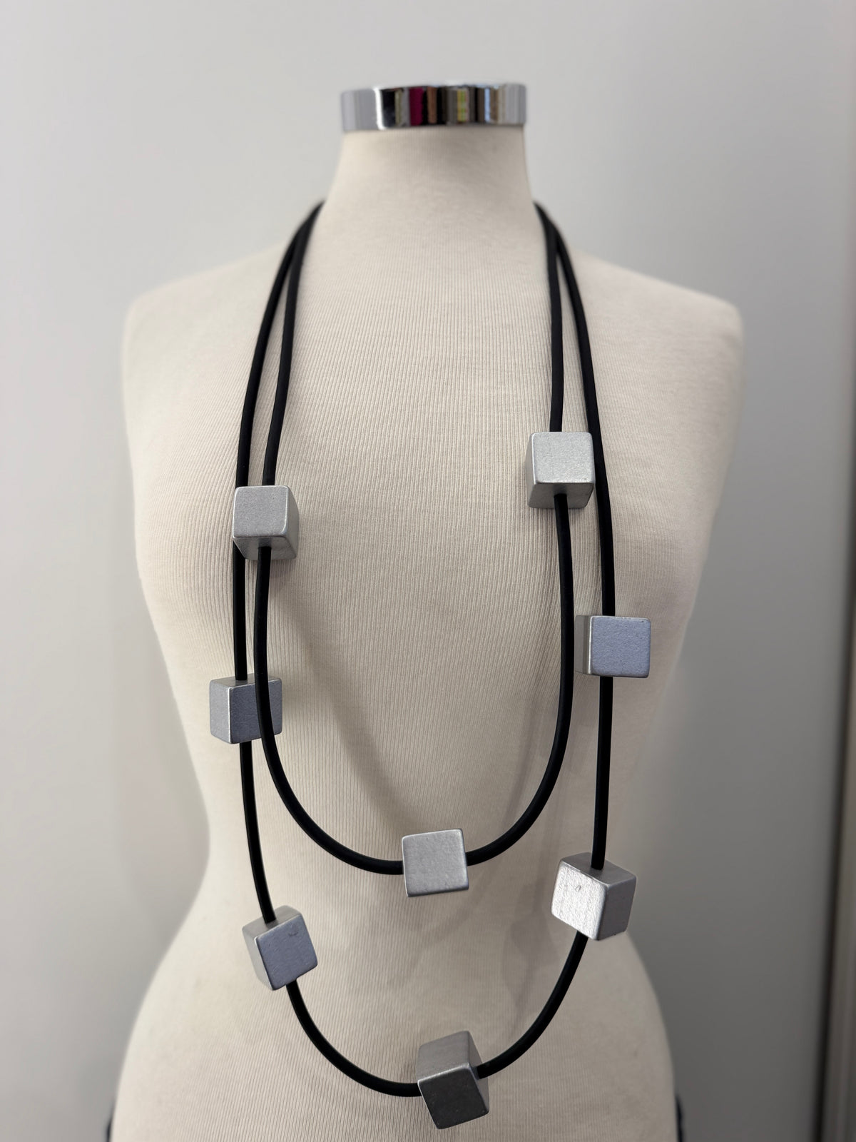 Collana cubi