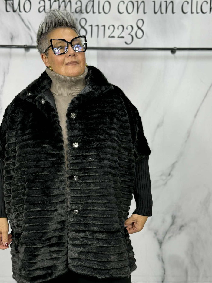 Giacca in ecopelliccia Tina