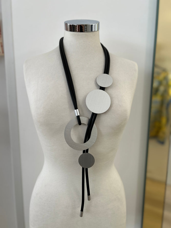 Collana cerchi gommata