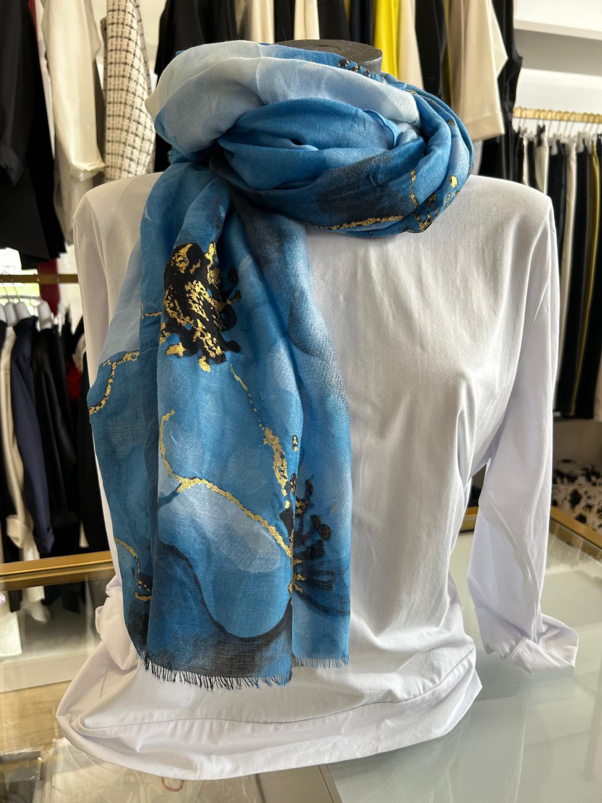 Abstract scarf