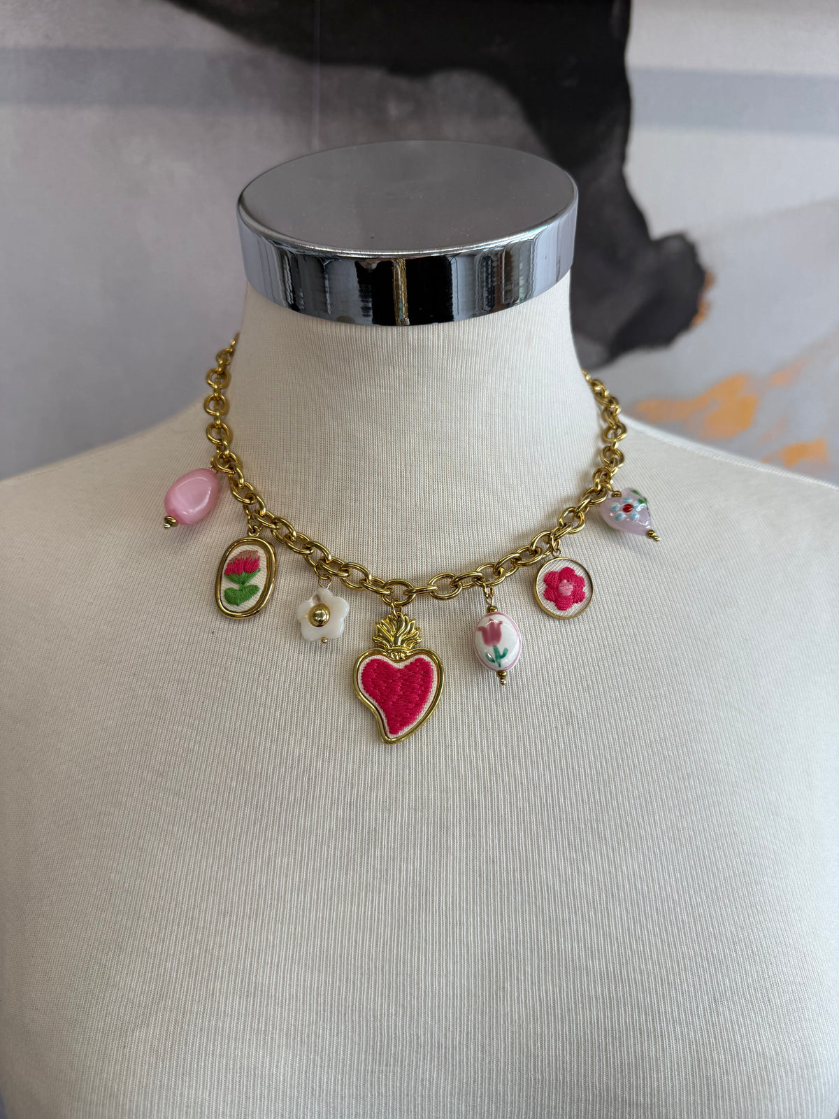 Collana cuore ricamato