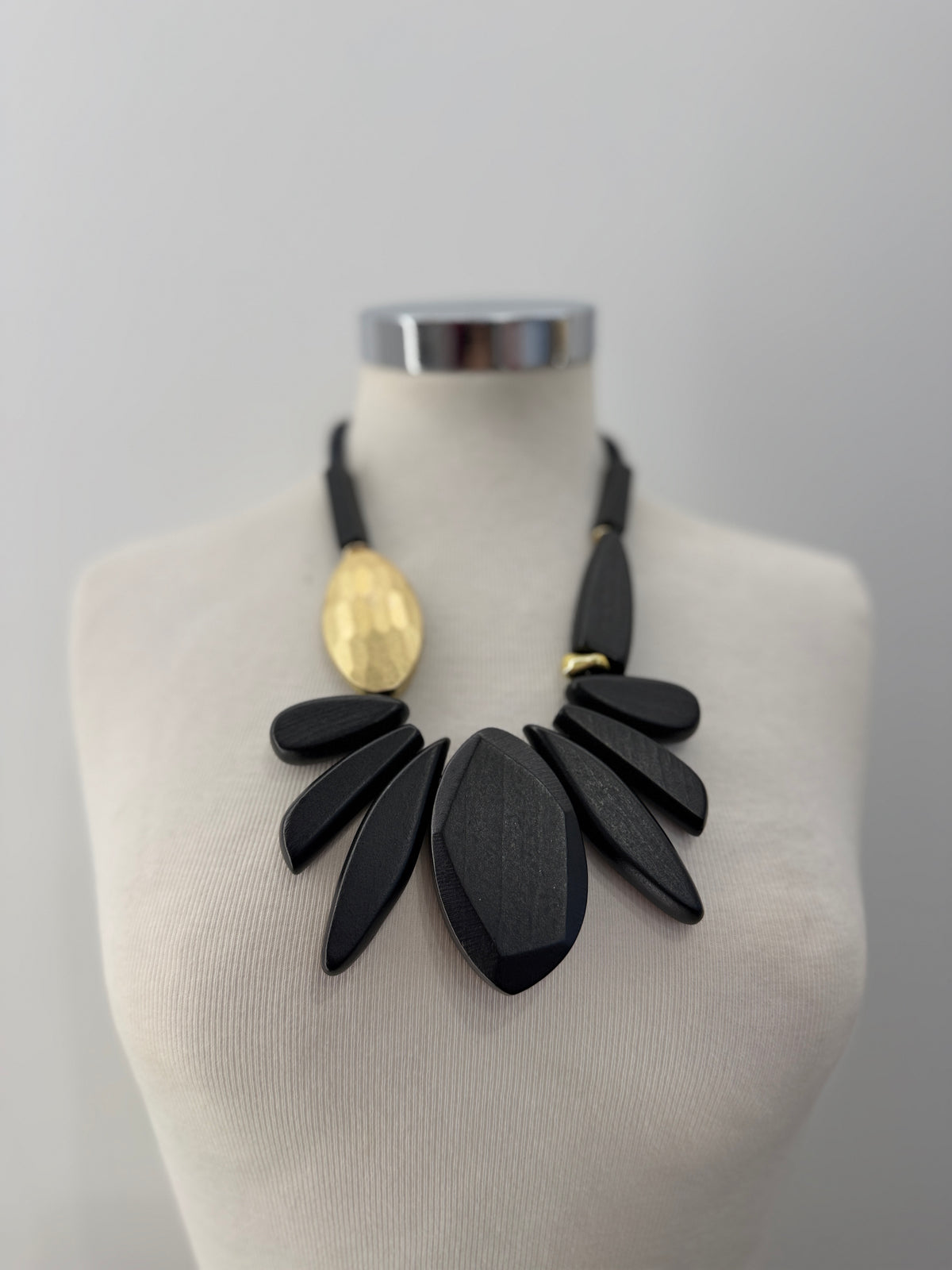 Collana Pietre nera