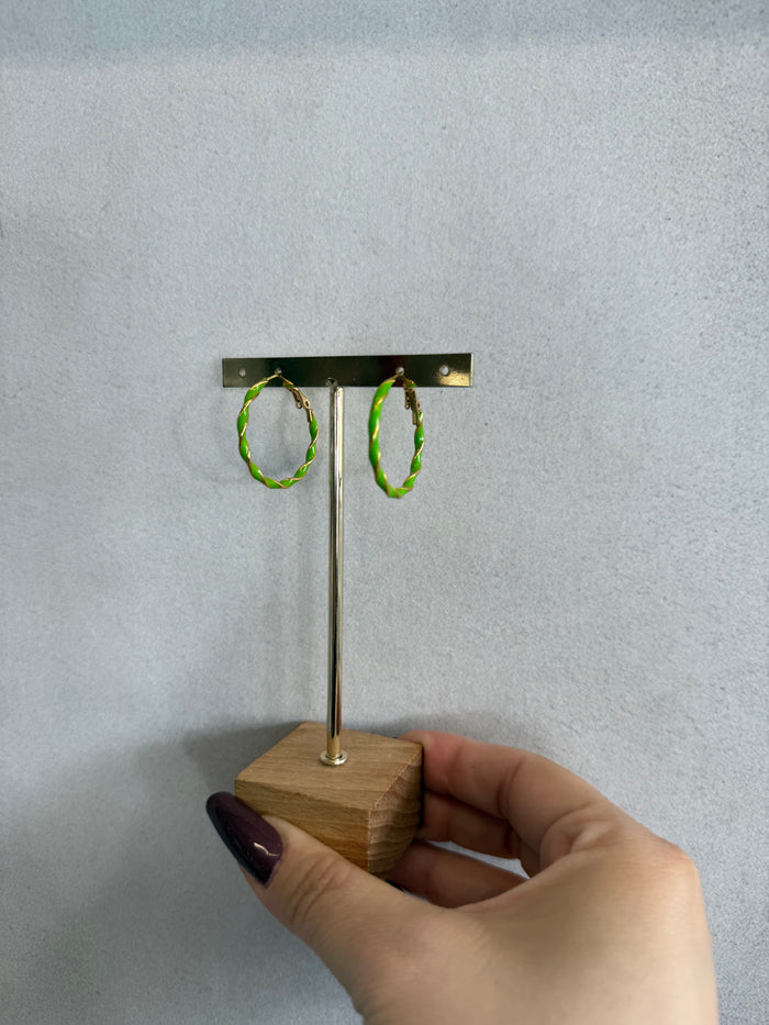 Orecchino cerchio verde e oro