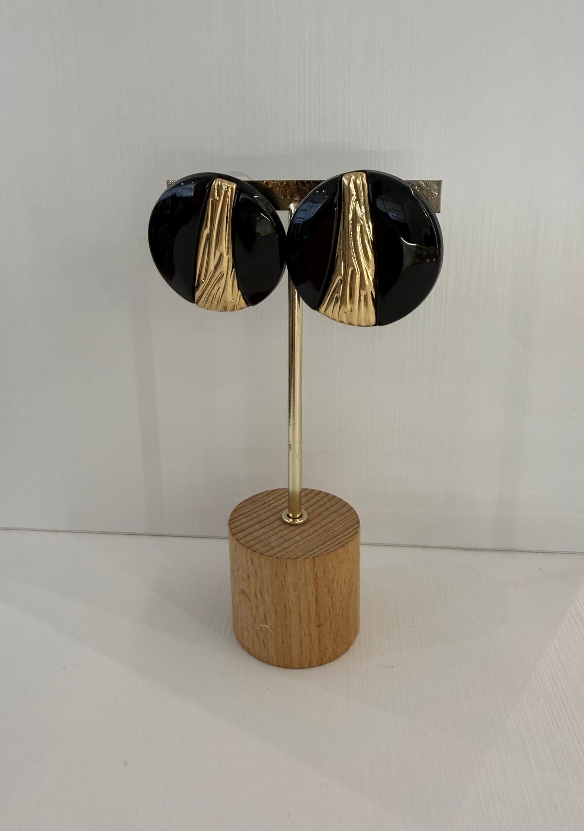 Orecchini medaglione nero/oro