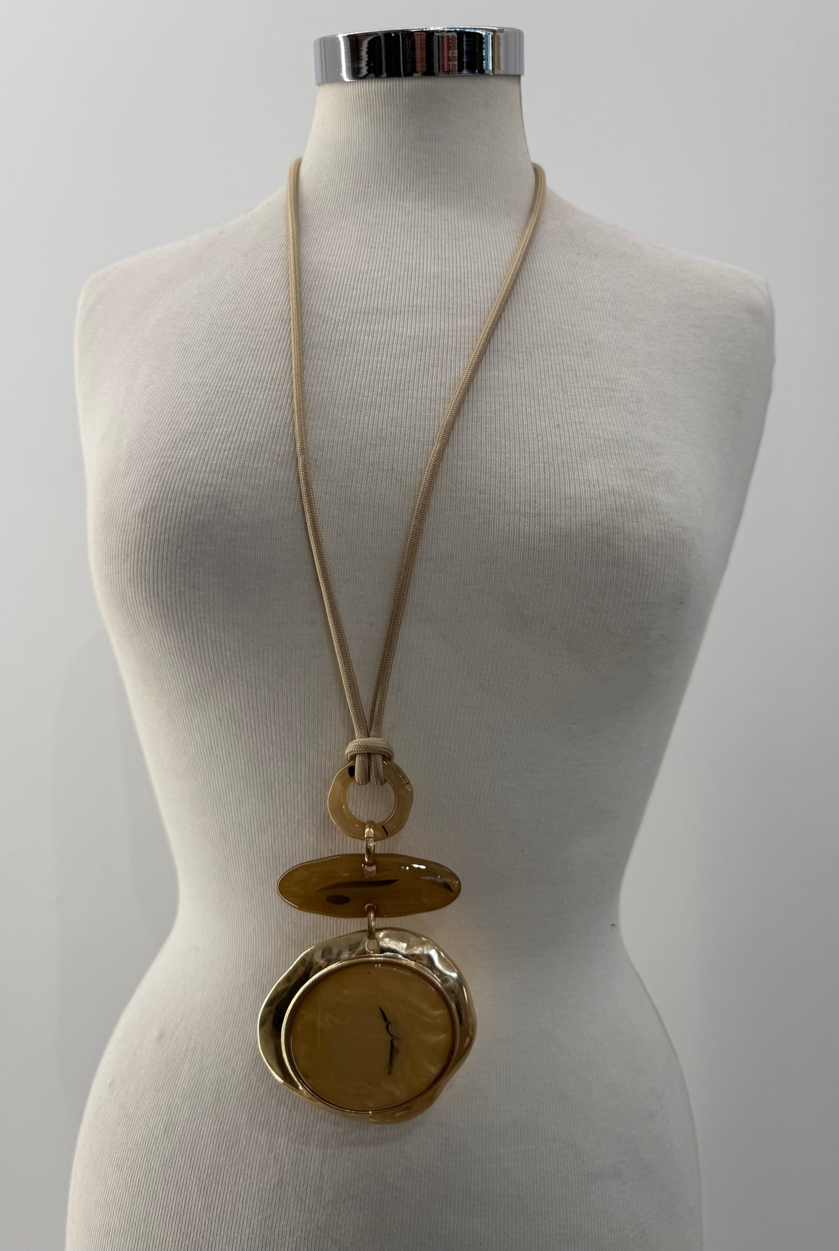Collana medaglione lungo