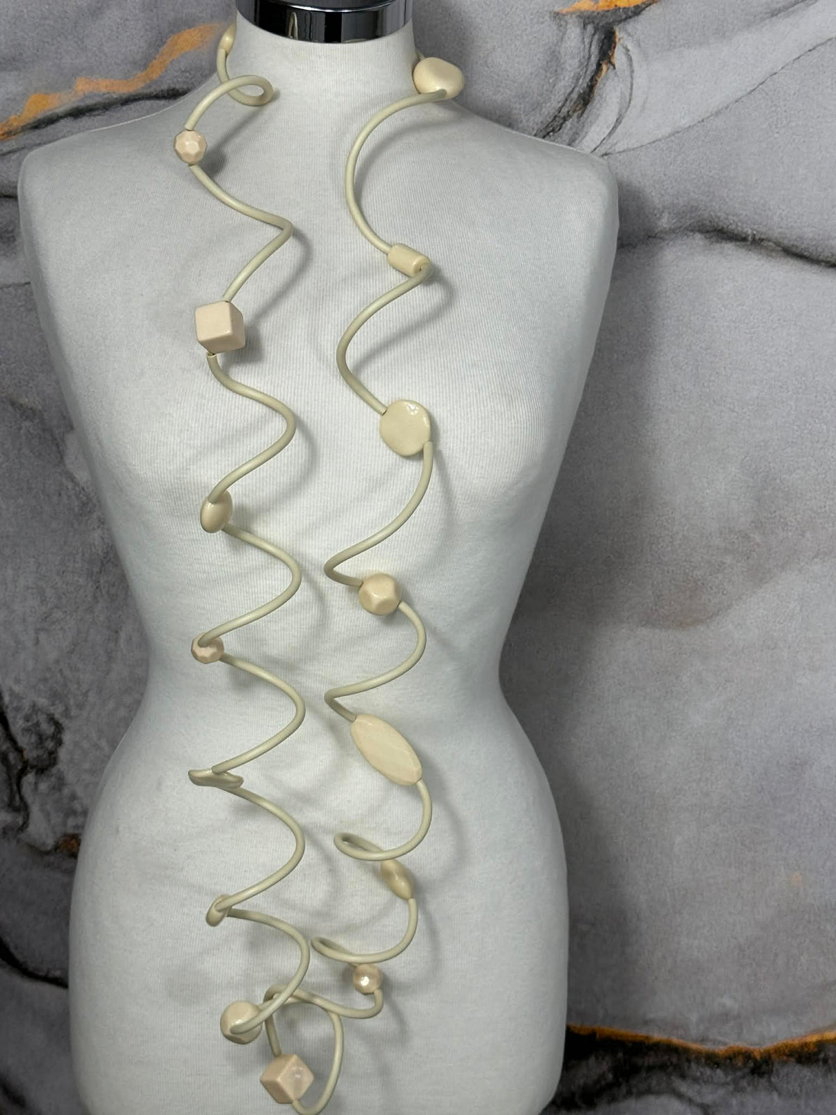 Solid color spring necklace