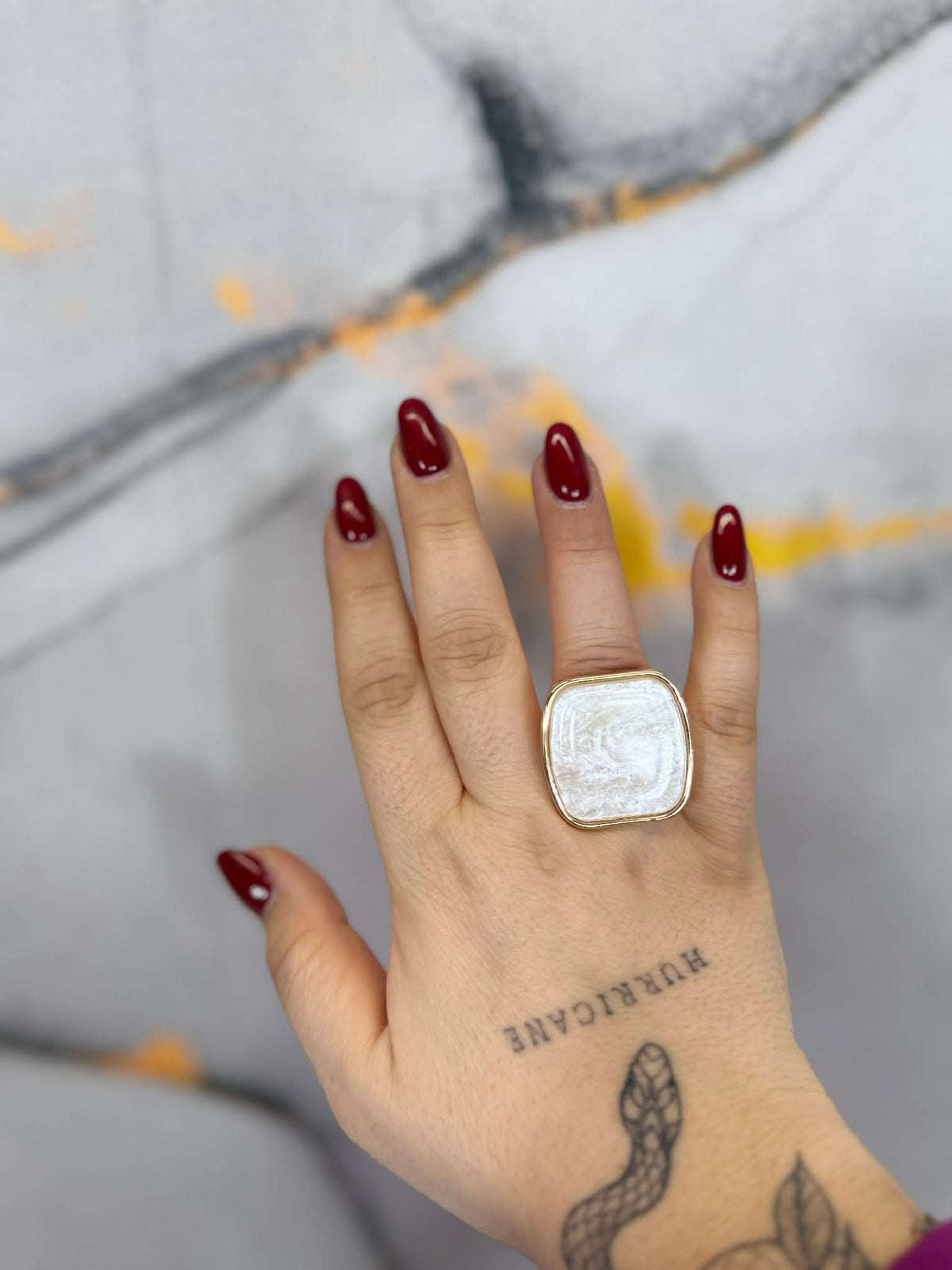 Square stretch ring