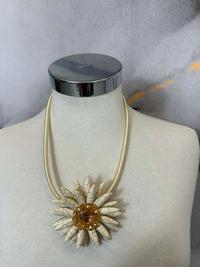 Collar necklace with flower